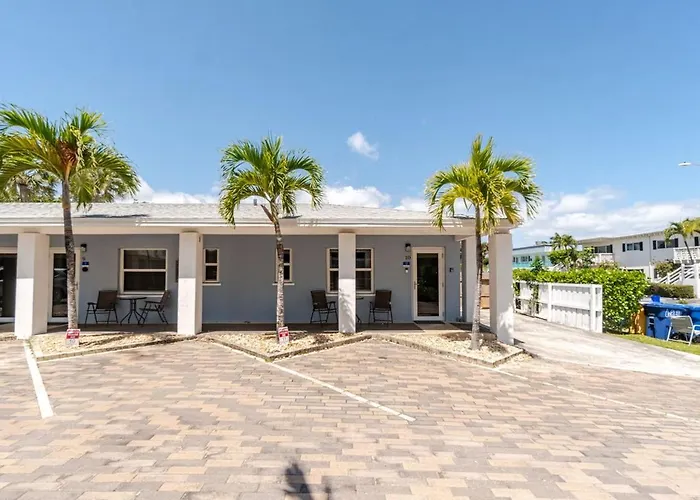 Bliss Stylish Apartment With Pool, By Beach