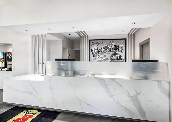 Super 8 By Wyndham Riviera Beach West Palm Beach